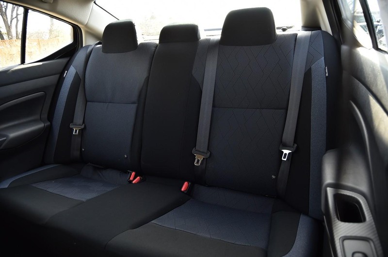 Nissan Versa Vehicle Image 20