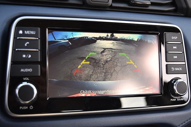 Nissan Versa Vehicle Image 12