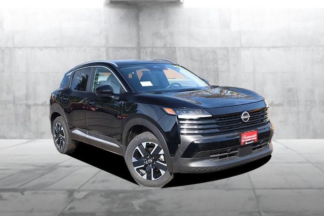 Nissan Kicks Vehicle Image 02