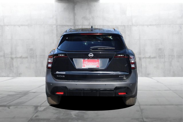 Nissan Kicks Vehicle Image 06