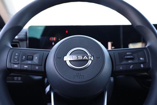 Nissan Kicks Vehicle Image 11