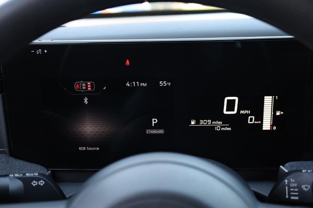 Nissan Kicks Vehicle Image 12