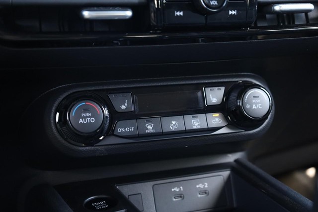 Nissan Kicks Vehicle Image 16