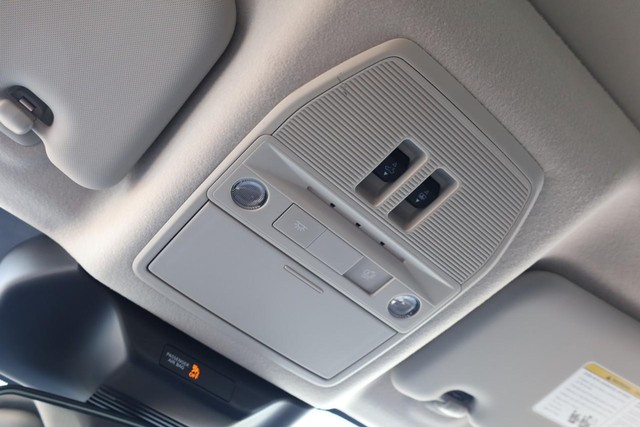 Nissan Kicks Vehicle Image 19