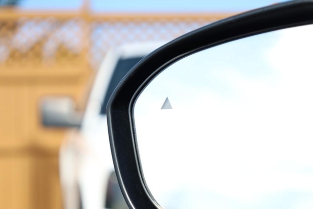 Nissan Kicks Vehicle Image 21