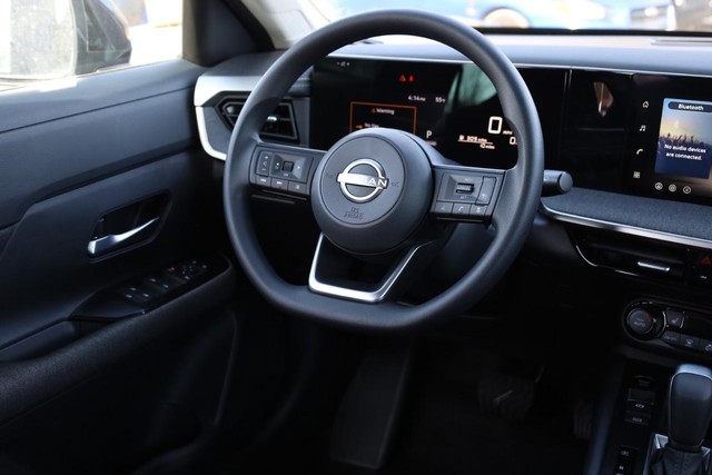 Nissan Kicks Vehicle Image 24