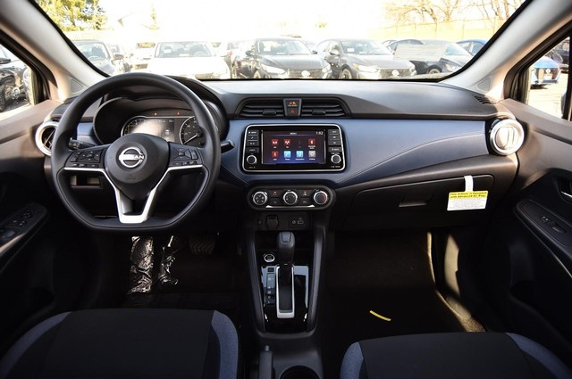 Nissan Versa Vehicle Image 08