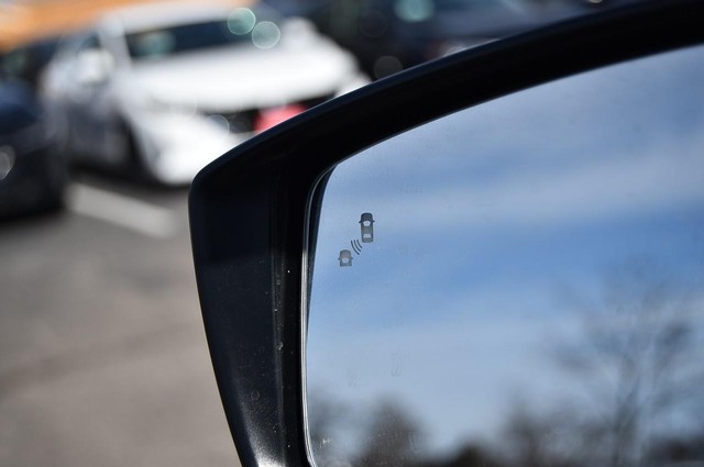Nissan Versa Vehicle Image 10