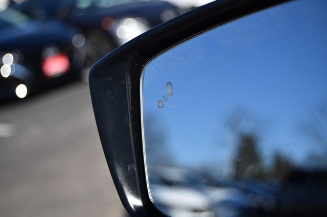 Nissan Versa Vehicle Image 10