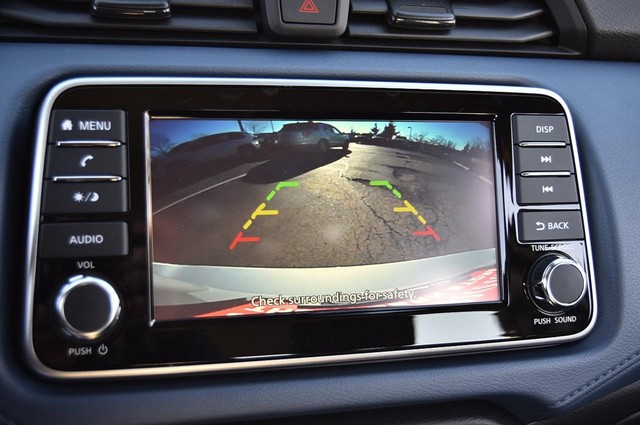 Nissan Versa Vehicle Image 12