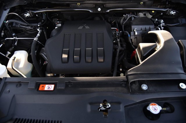 Mitsubishi Eclipse Cross Vehicle Image 26