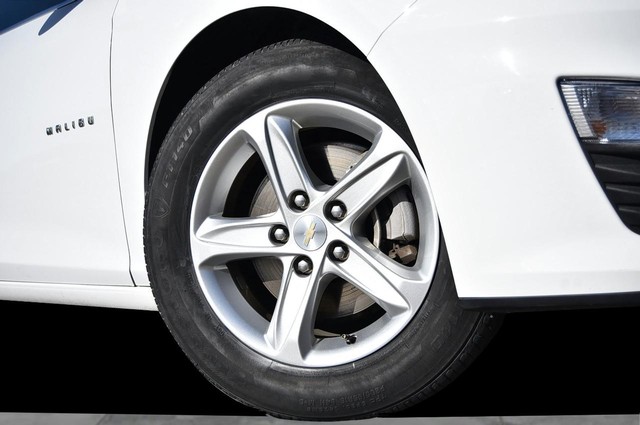 Chevrolet Malibu Vehicle Image 03