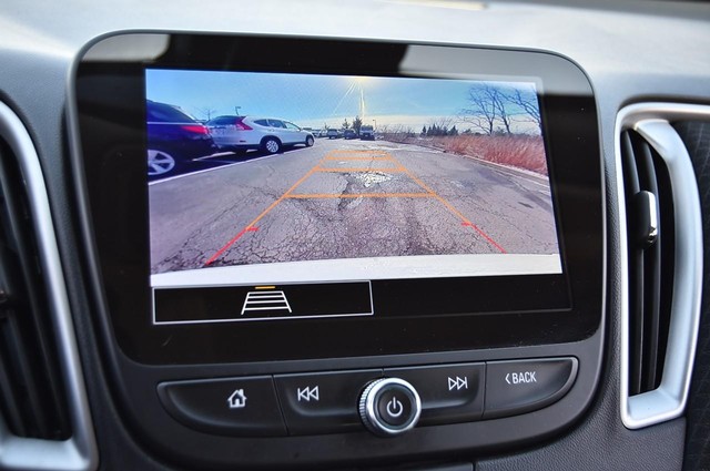 Chevrolet Malibu Vehicle Image 12