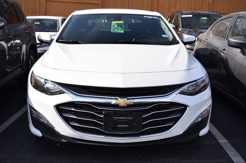 Chevrolet Malibu Vehicle Full-screen Gallery Image 03