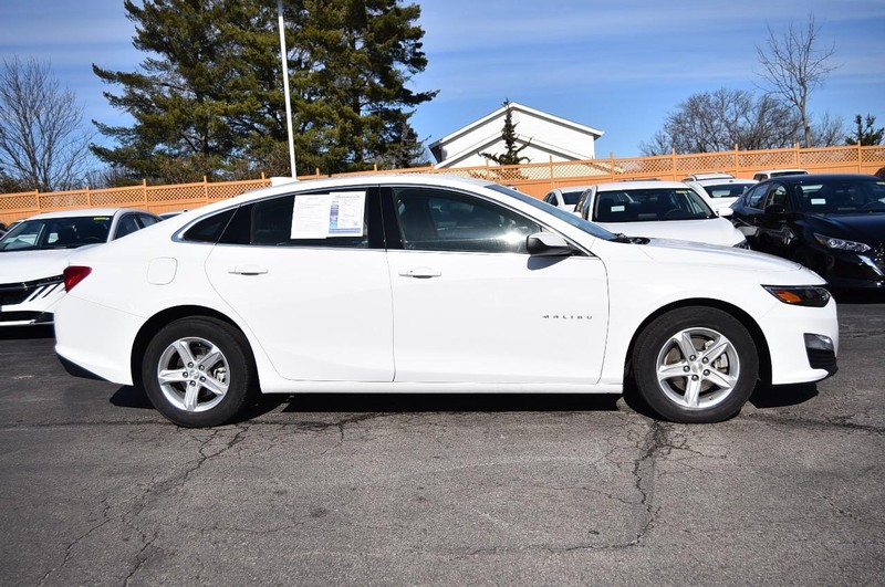 Chevrolet Malibu Vehicle Full-screen Gallery Image 05