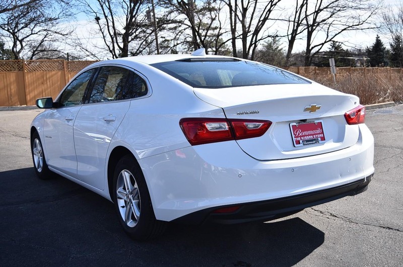 Chevrolet Malibu Vehicle Full-screen Gallery Image 07