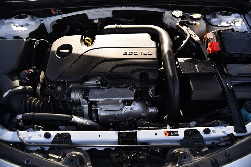 Chevrolet Malibu Vehicle Full-screen Gallery Image 23