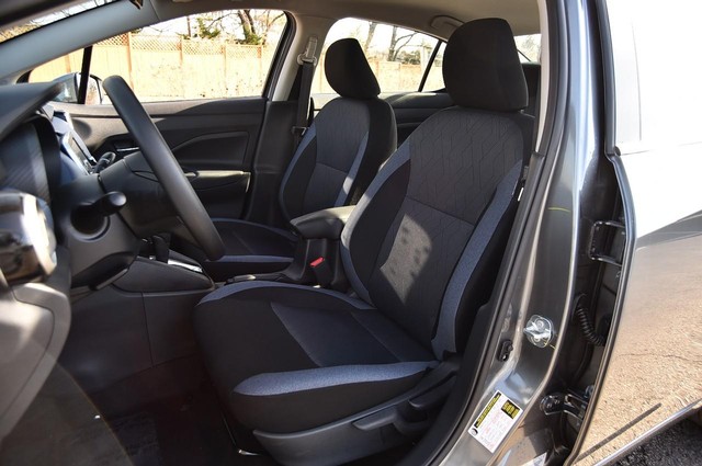 Nissan Versa Vehicle Image 18