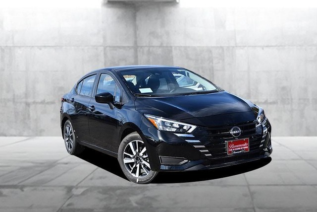 Nissan Versa Vehicle Image 02