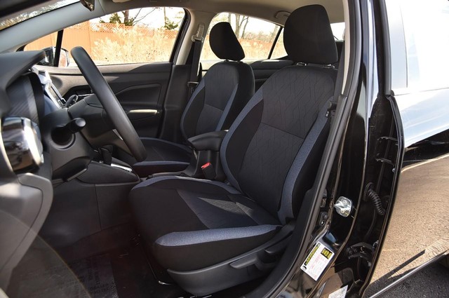 Nissan Versa Vehicle Image 18