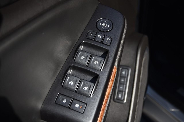 Chevrolet Tahoe Vehicle Image 09