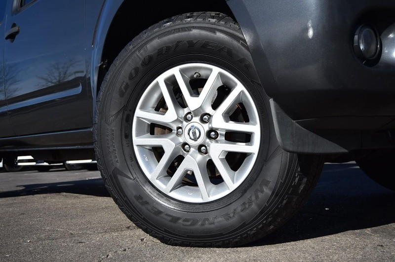 Nissan Frontier Vehicle Image 03