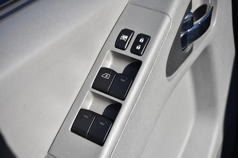 Nissan Frontier Vehicle Image 10