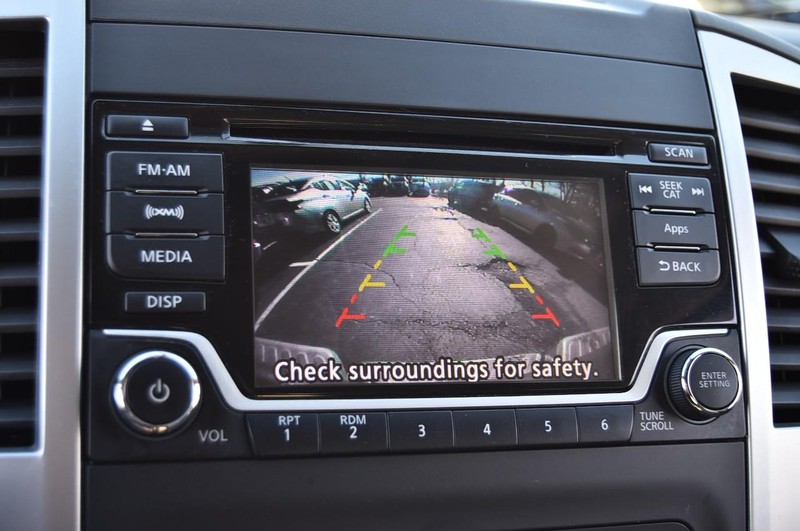 Nissan Frontier Vehicle Image 13