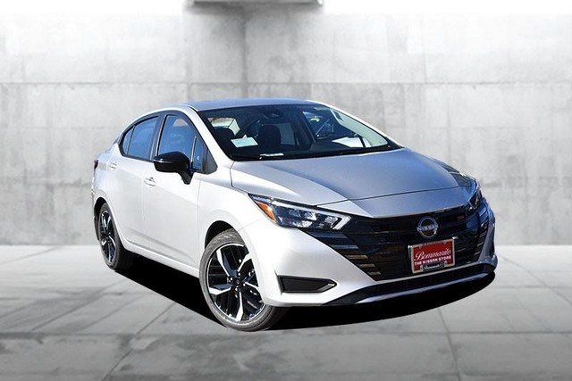 Nissan Versa Vehicle Image 02