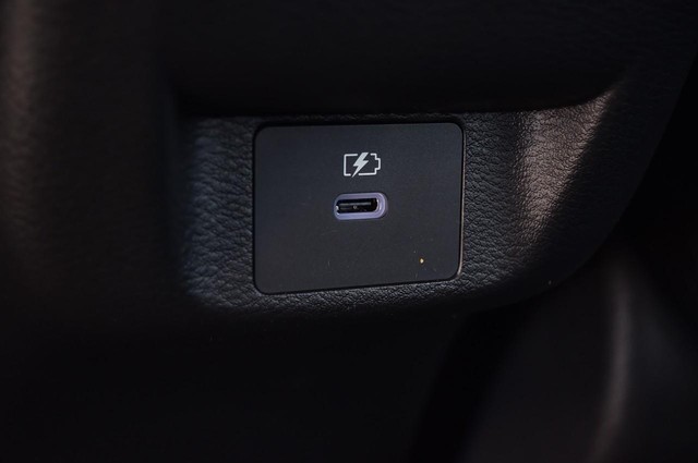 Nissan Versa Vehicle Image 21