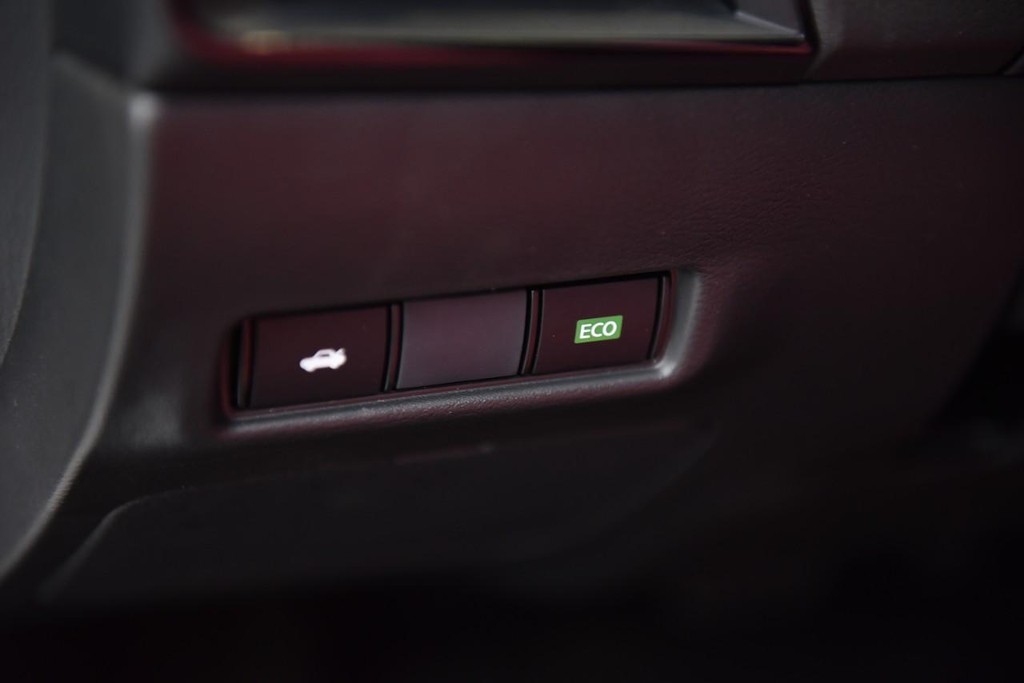 Nissan Sentra Vehicle Image 13