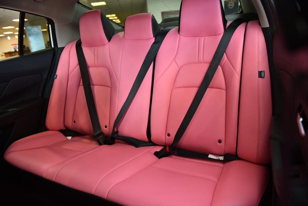 Nissan Sentra Vehicle Image 17