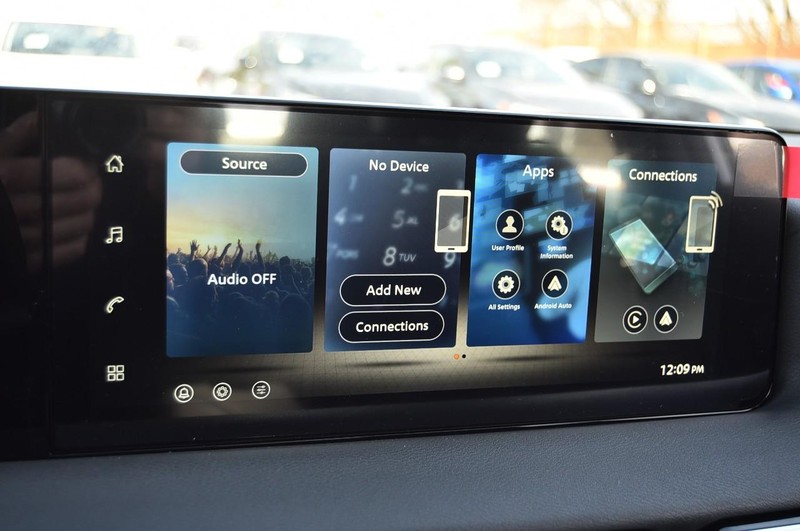 Nissan Sentra Vehicle Image 14