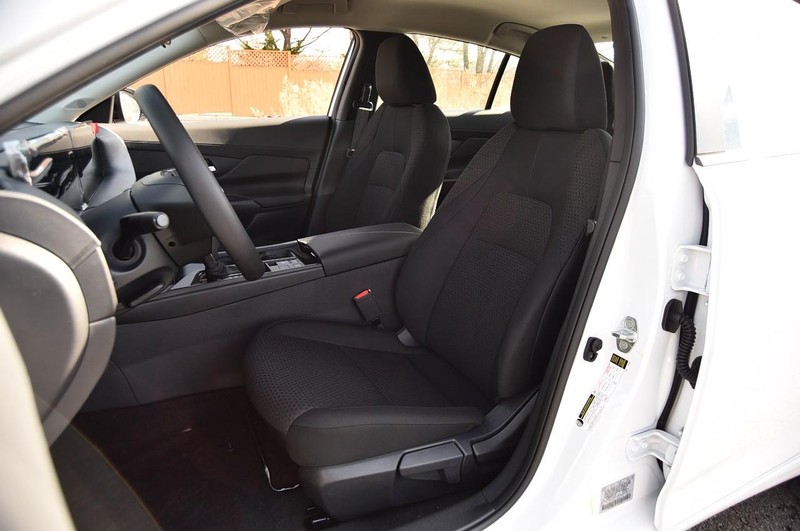 Nissan Sentra Vehicle Image 19