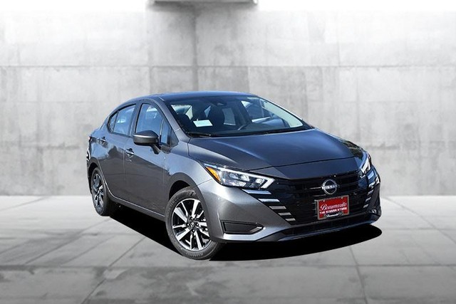 Nissan Versa Vehicle Image 02