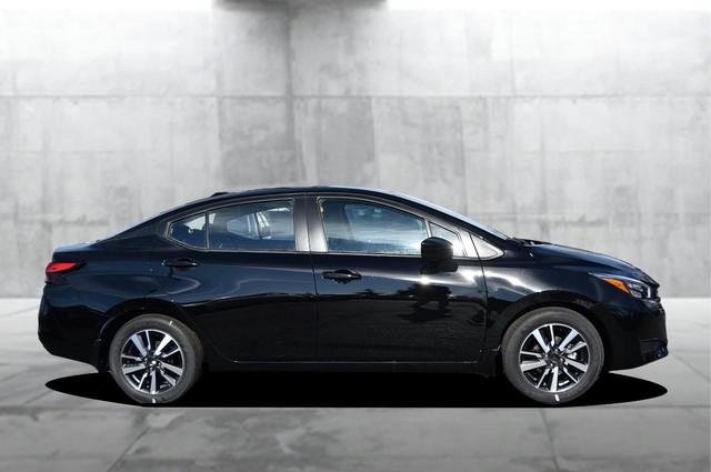 Nissan Versa Vehicle Image 05