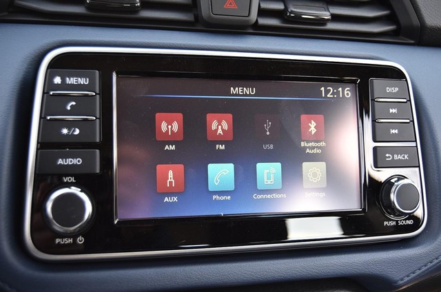 Nissan Versa Vehicle Image 13