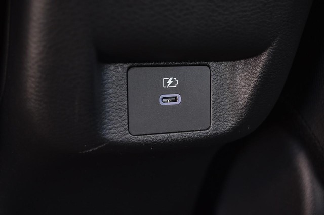 Nissan Versa Vehicle Image 21