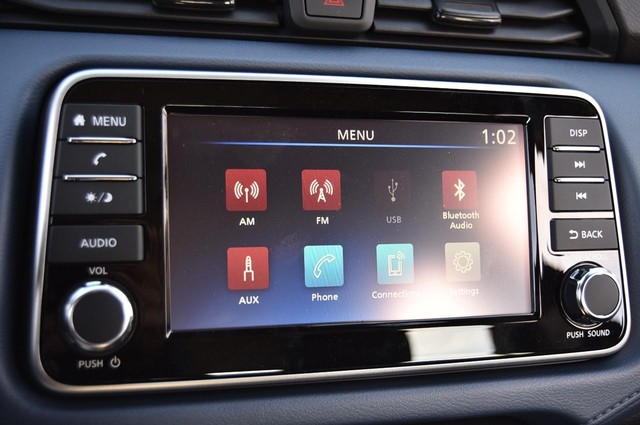 Nissan Versa Vehicle Image 13