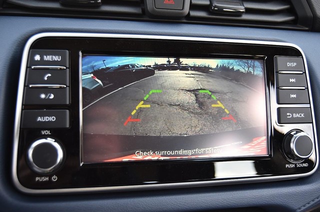 Nissan Versa Vehicle Image 12