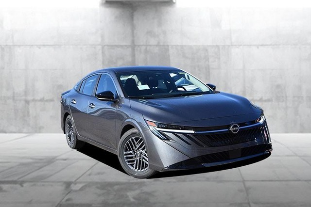 Nissan Sentra Vehicle Image 02