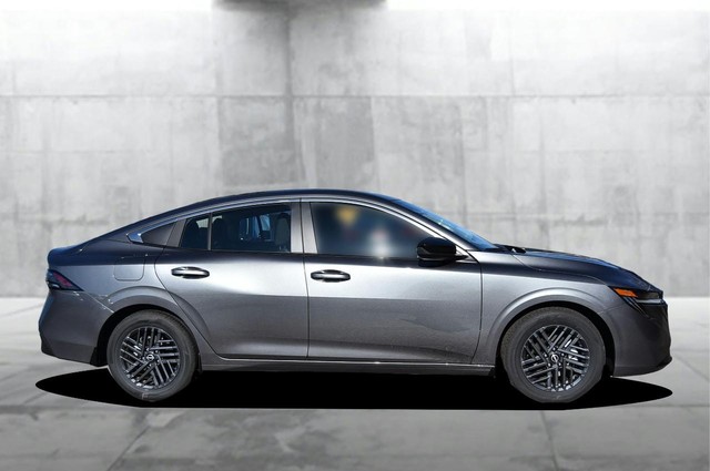 Nissan Sentra Vehicle Image 05