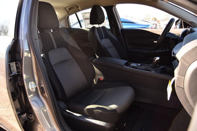 Nissan Sentra Vehicle Image 22