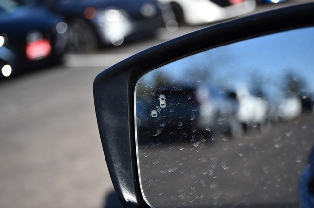 Nissan Versa Vehicle Image 10