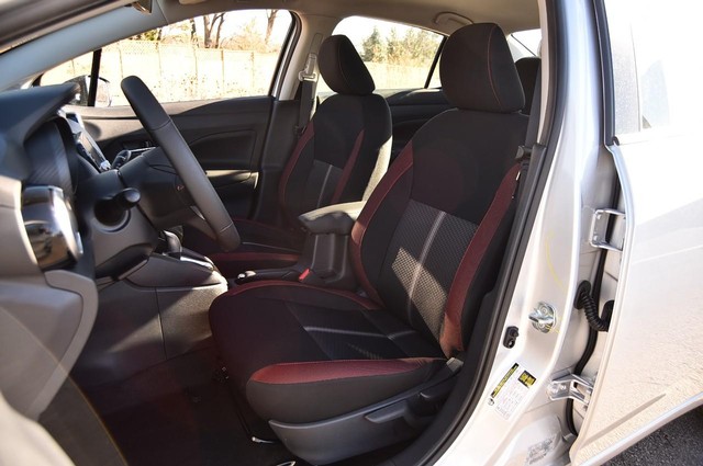 Nissan Versa Vehicle Image 18