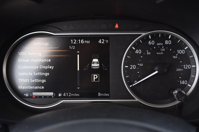 Nissan Versa Vehicle Image 11