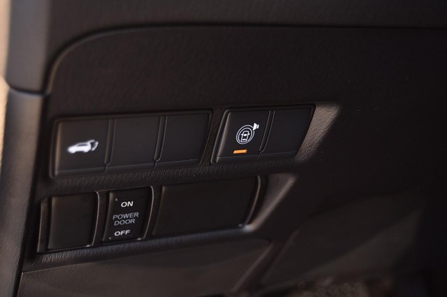 Nissan Armada Vehicle Image 12