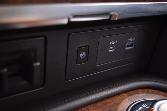 Nissan Armada Vehicle Image 21