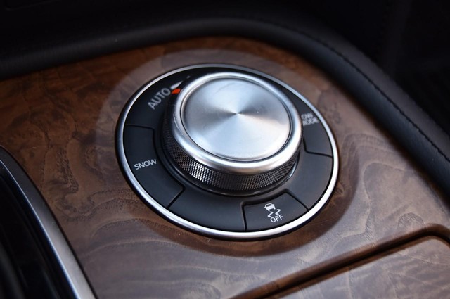 Nissan Armada Vehicle Image 22