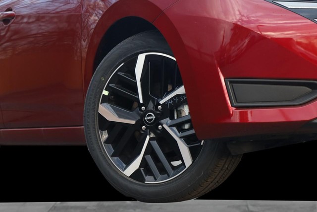 Nissan Versa Vehicle Image 03